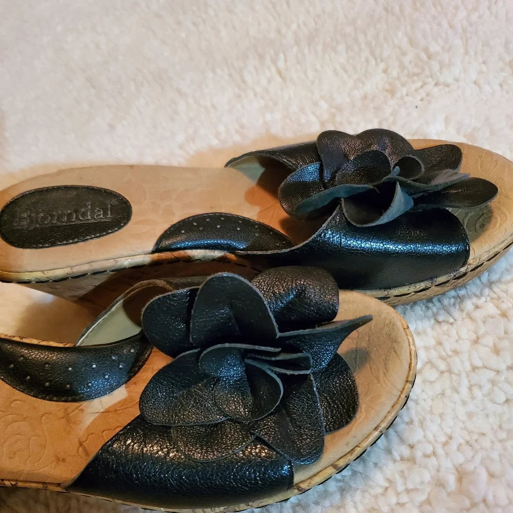 Bjondal Black Flower Wedges - Picture 2 of 7